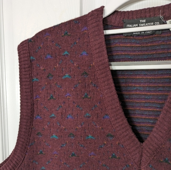 Men's Burgundy Knit Vest - Picture 2 of 7